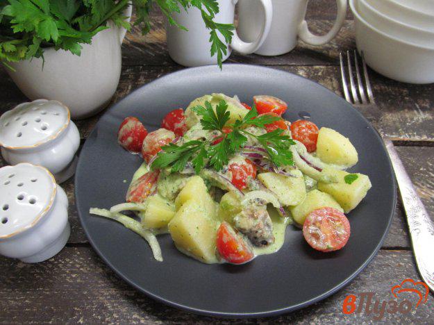 фото рецепта: Салат из сардин и отварного картофеля