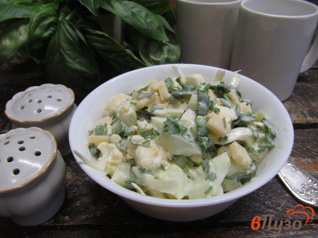 фото рецепта: Салат из цветной капусты с сыром и яйцом