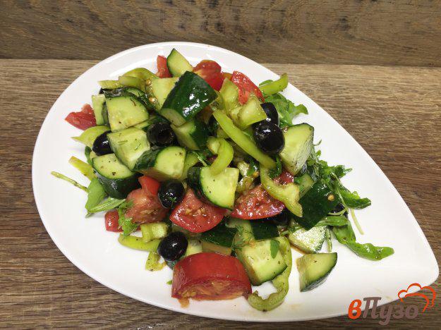 фото рецепта: Овощной салат с маслинами