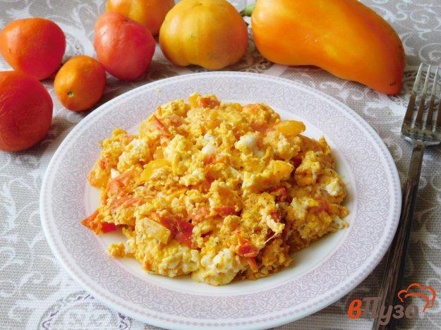 фото рецепта: Яичница с помидорами и перцем