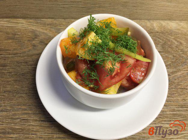 фото рецепта: Салат из свежих овощей и бочкового огурца