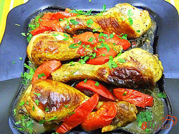 фото рецепта: Куриные голени запеченные с томатами