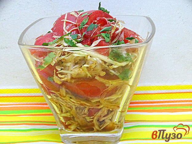 фото рецепта: Салат из капусты с помидорами и бальзамическим уксусом