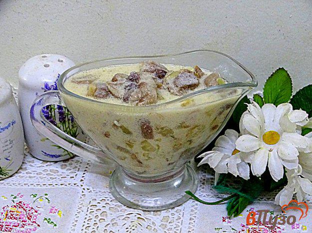 фото рецепта: Соус с маслятами и сметаной