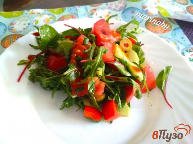 фото рецепта: Салат овощной с рукколой и мангольдом
