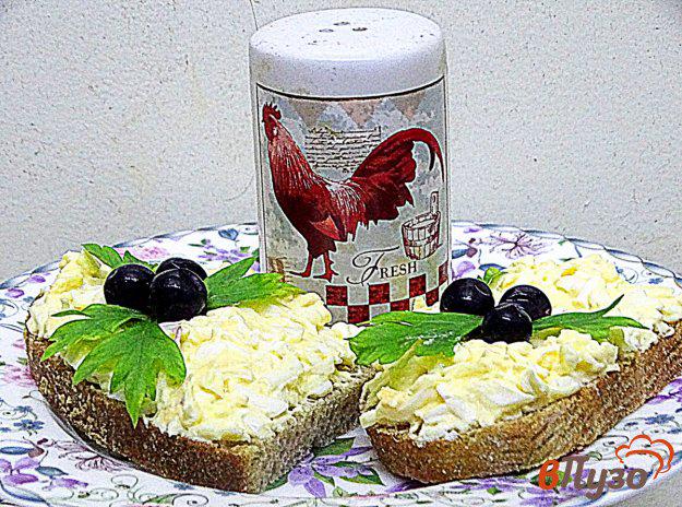 фото рецепта: Закусочный салат с сыром и яйцами