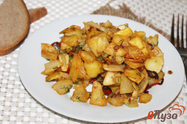 фото рецепта: Хрустящий картофель на сале с добавлением красного перца
