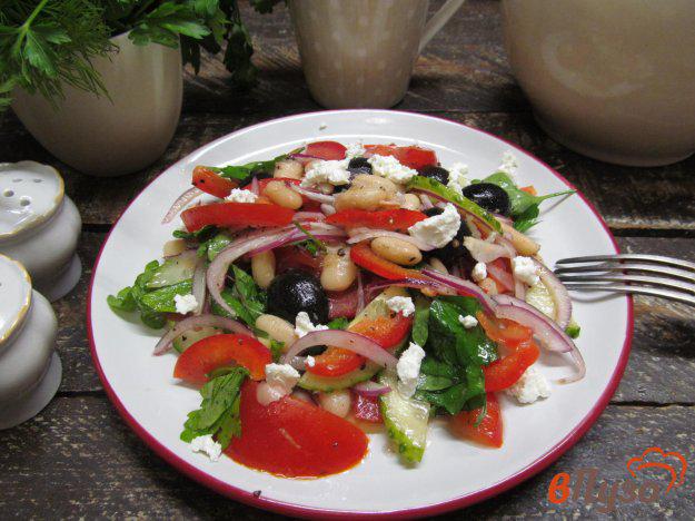 фото рецепта: Греческий салат с фасолью