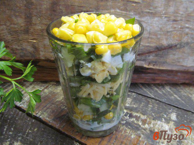 фото рецепта: Салат из кукурузы и щавеля