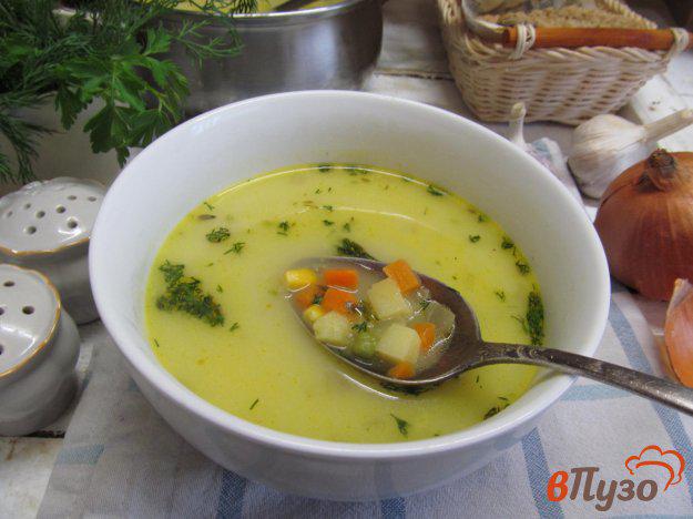 фото рецепта: Сливочный суп с кукурузой и горошком