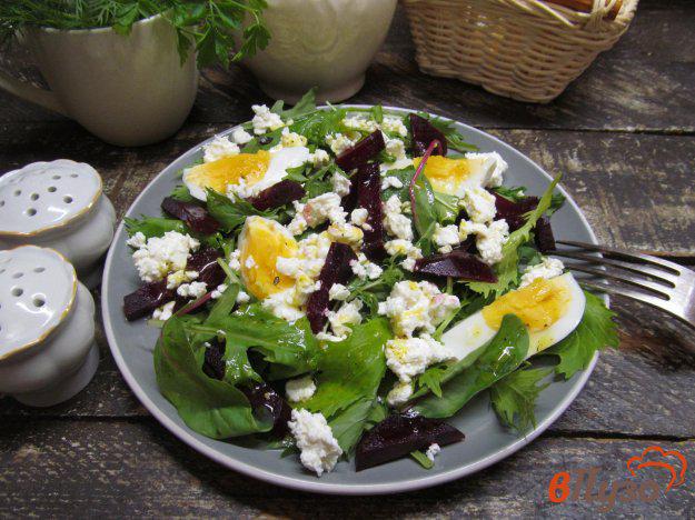 фото рецепта: Салат из свеклы и козьего сыра