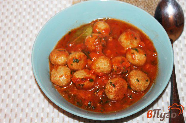 фото рецепта: Фрикадельки из толстолобика в томатном соусе