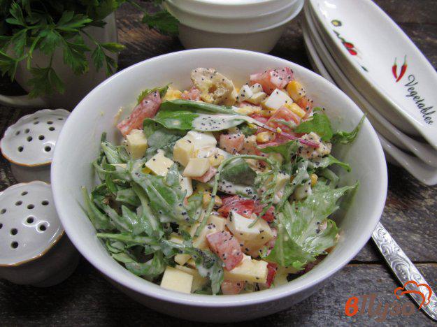 фото рецепта: Салат из помидора с зеленью и сыром