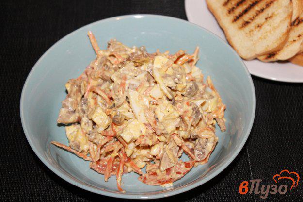 фото рецепта: Салат из куриной печени с грибами и сыром