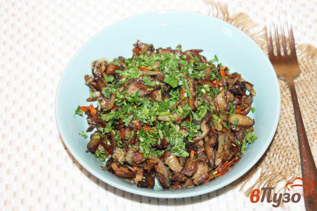 фото рецепта: Жареная куриная печень с грибами и овощами