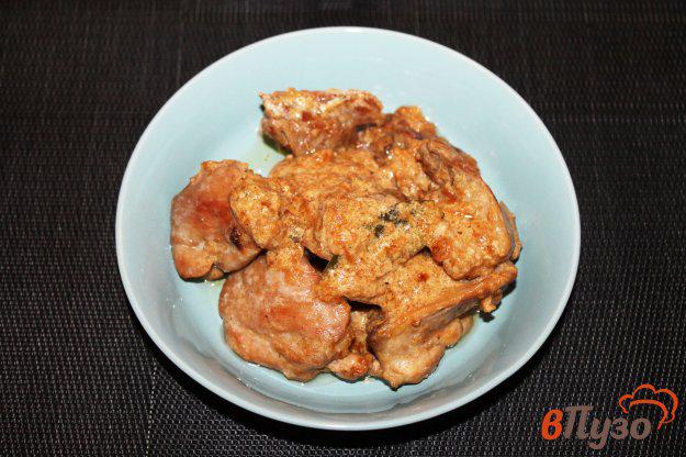 фото рецепта: Тушеные куриные бедра в сливочном соусе