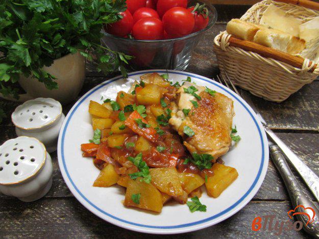 фото рецепта: Картошка с курицей в соевом соусе с медом и кетчупом