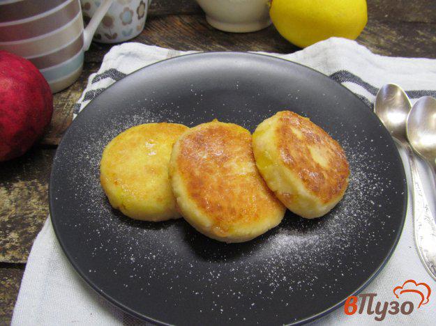 фото рецепта: Сырники с апельсиновыми и лимонными дольками - мармеладом
