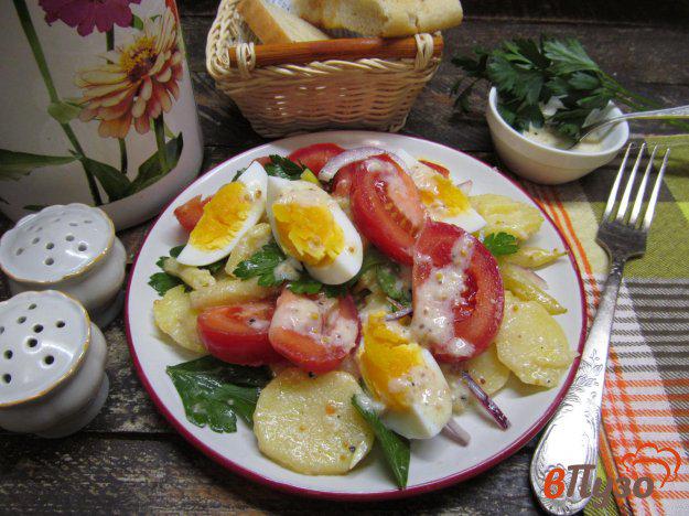 фото рецепта: Салат из стручковой фасоли с яйцом и помидором