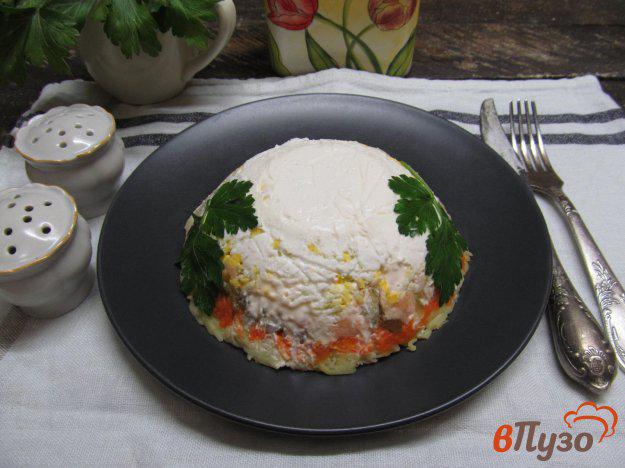 фото рецепта: Рыбный слоенный салат
