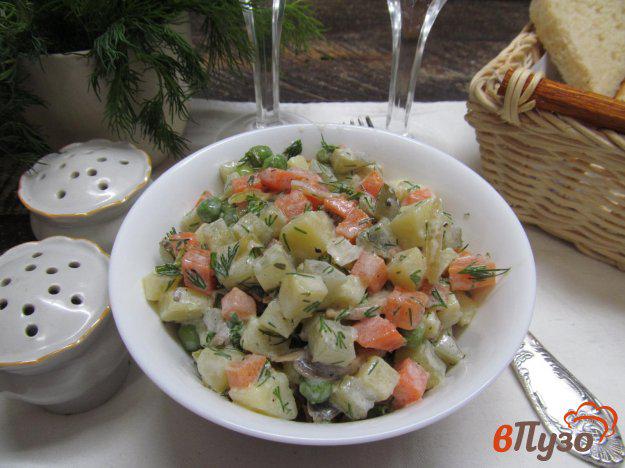 фото рецепта: Овощной салат с горошком и грибами