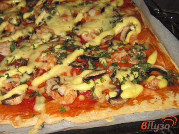 фото рецепта: Пицца с креветками и шампиньонами
