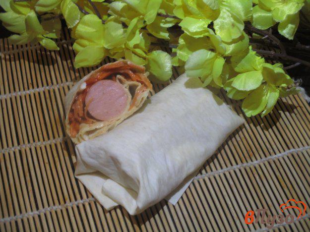 фото рецепта: Мини-сосиска в лаваше для перекуса