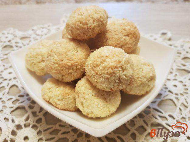 фото рецепта: Печенье из кокосовой стружки