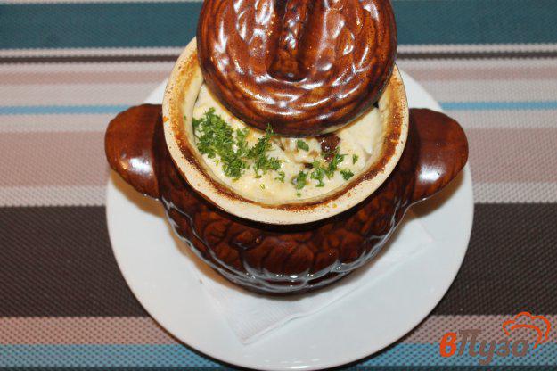 фото рецепта: Запеченный картофель с грибами и свининой в соусе