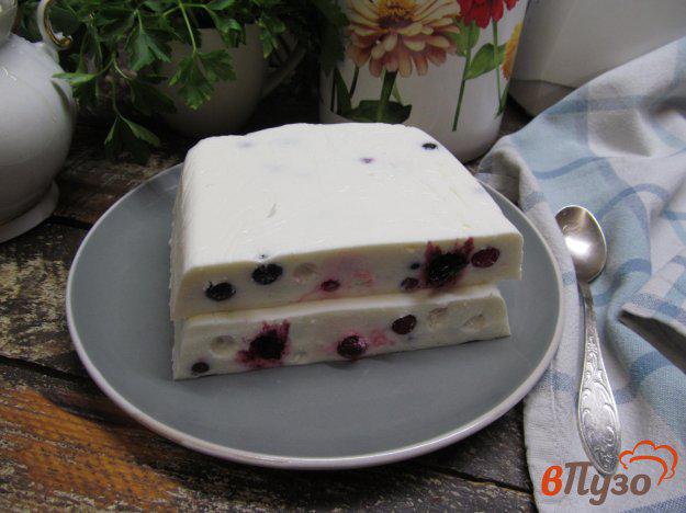 фото рецепта: Творожный десерт с ягодами без выпечки