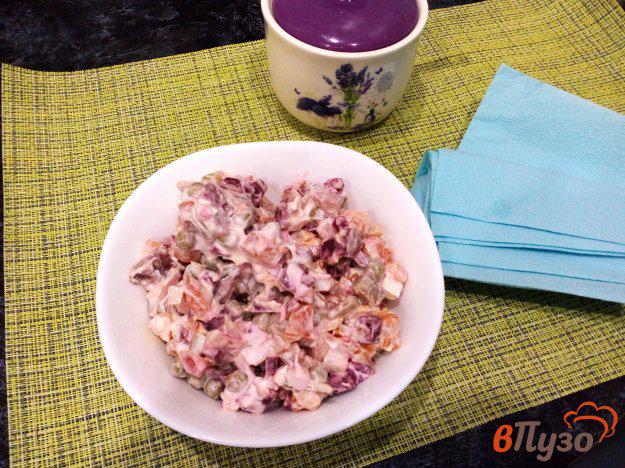 фото рецепта: Салат из горошка, вареных овощей и селедки