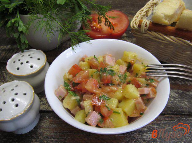 фото рецепта: Картофельный салат с ветчиной и помидором