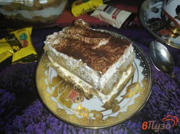 фото рецепта: Десерт с малиной и взбитыми сливками