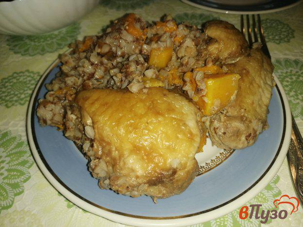 фото рецепта: Курица с гречневой кашей и тыквой