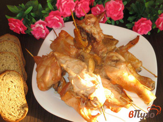 фото рецепта: Курица на шпажках с шампиньонами в духовке