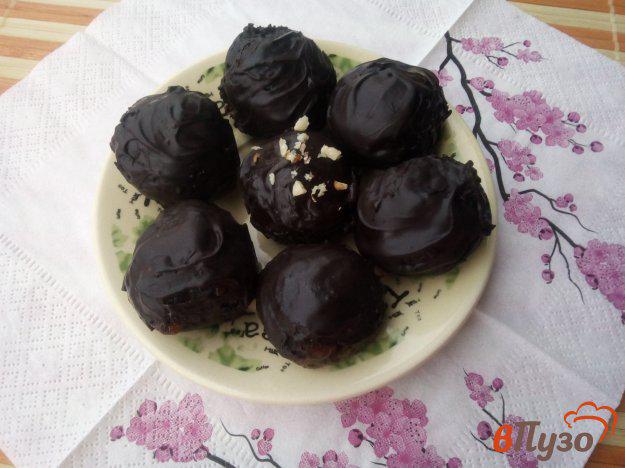 фото рецепта: Конфеты из сухофруктов в шоколаде