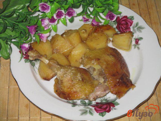 фото рецепта: Утка запеченная с картофелем в майонезе