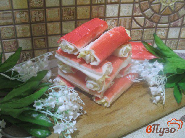 фото рецепта: Крабовые палочки фаршированные сырной начинкой