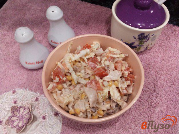 фото рецепта: Овощной салат с куриным окорочком