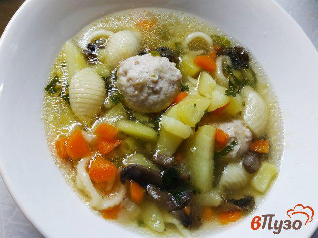 фото рецепта: Грибной суп с фрикадельками