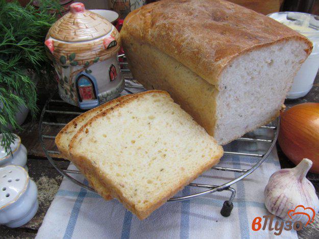 фото рецепта: Белый хлеб с розмарином и яблоком
