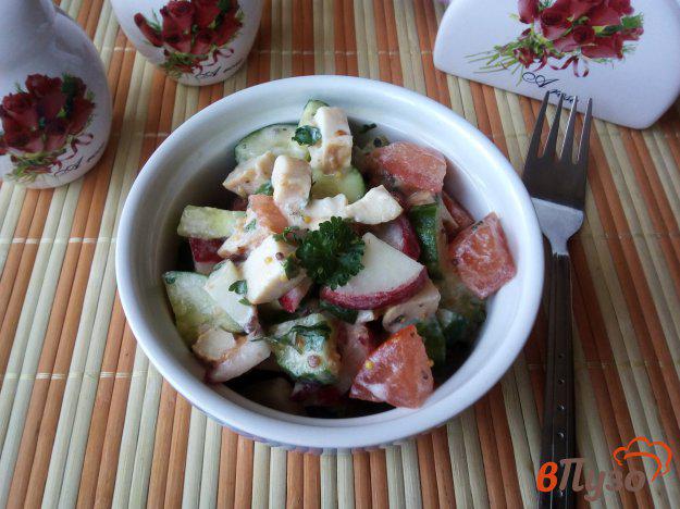 фото рецепта: Салат из овощей и куриной пастромы