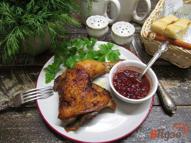 фото рецепта: Жареные куриные окорочка под смородиновым соусом