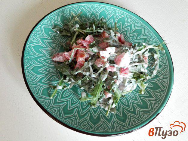 фото рецепта: Моментальный салат из рукколы с помидором