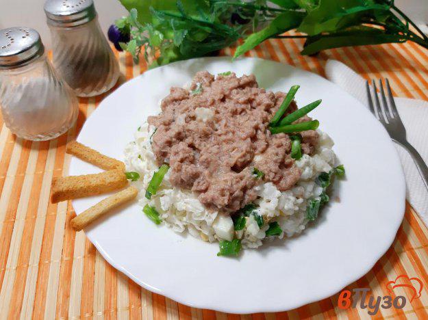 фото рецепта: Салат слоеный с пекинской капустой тунцом и рисом