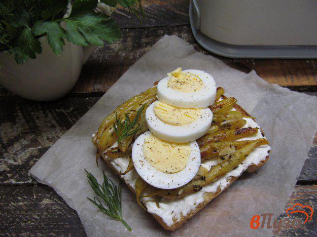 фото рецепта: Бутерброд с яйцом и стручковой фасолью