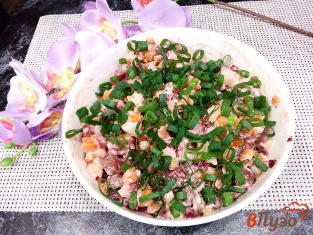 фото рецепта: Салат с вареными овощами, фасолью и солеными огурцами
