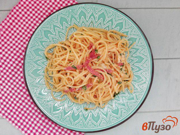 фото рецепта: Спагетти с колбасой и сыром