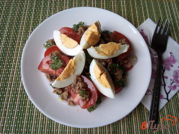 фото рецепта: Салат из помидора с тунцом