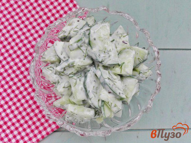 фото рецепта: Огуречный салат с кунжутом и семенами чиа